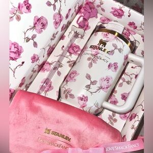 LoveshackFancy X Stanley 🎀 Ribbon Rosa 40oz Quencher